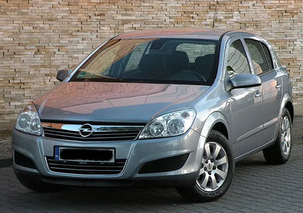 opel Opel Astra cena 15900 przebieg: 180300, rok produkcji 2009 z Raszków